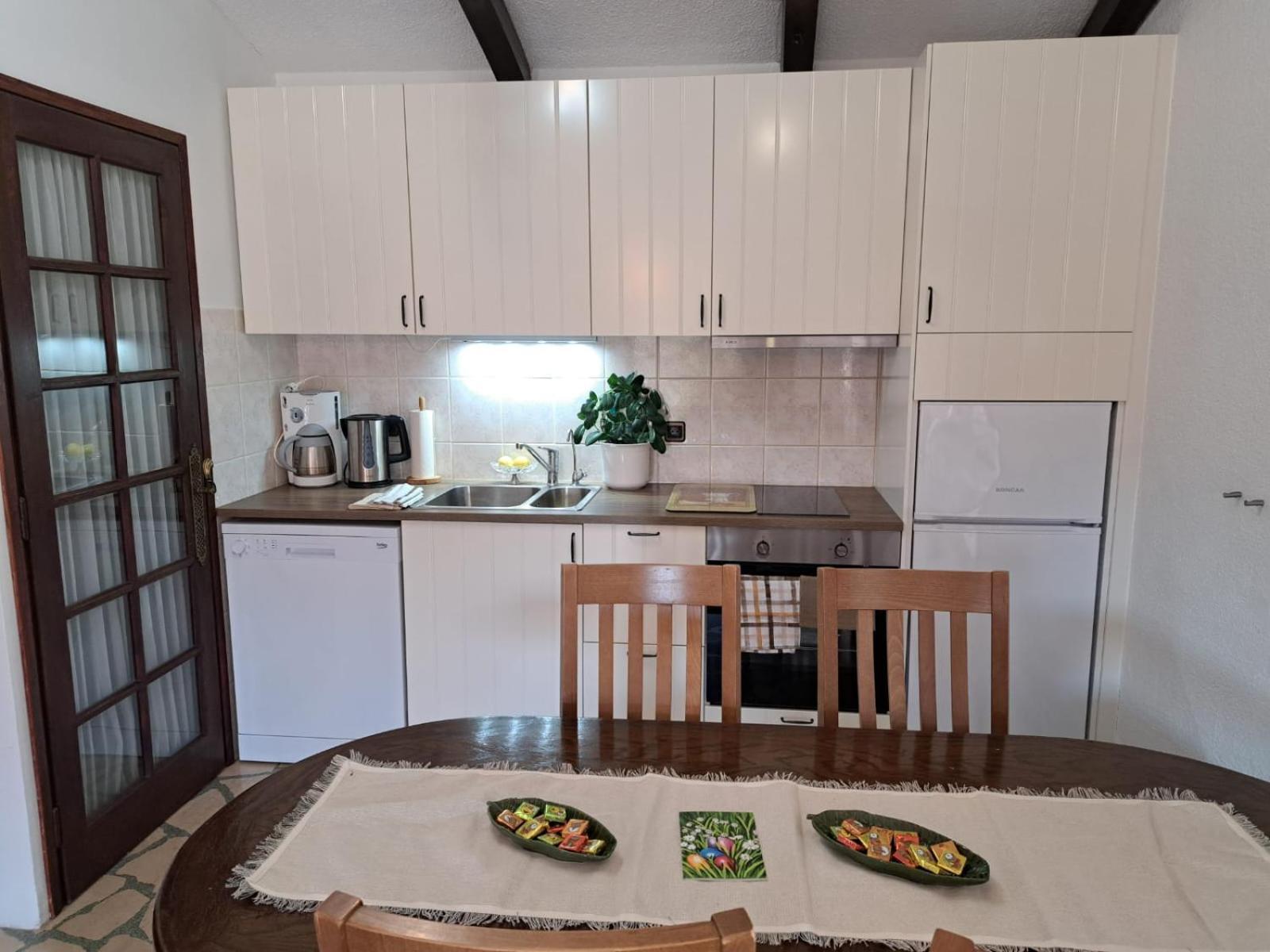 Villa Apartments Oliva Seget Vranjica Ngoại thất bức ảnh