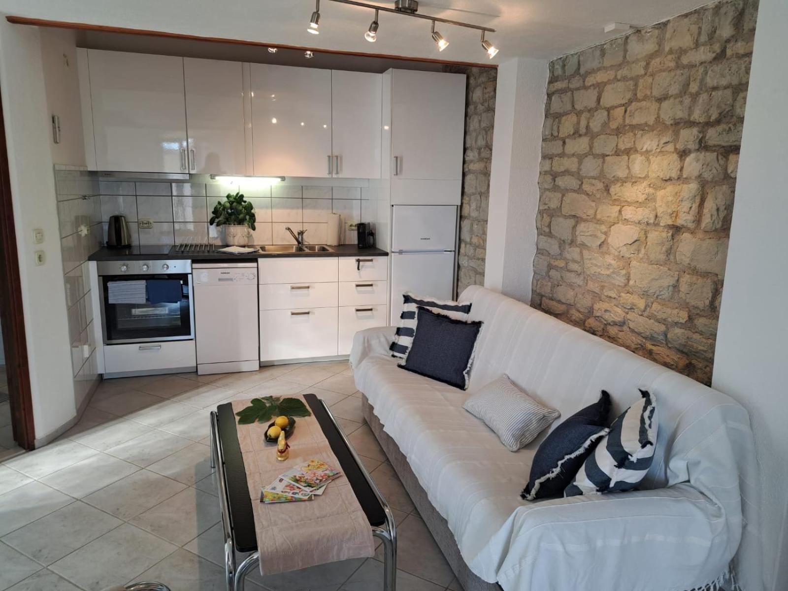 Villa Apartments Oliva Seget Vranjica Ngoại thất bức ảnh